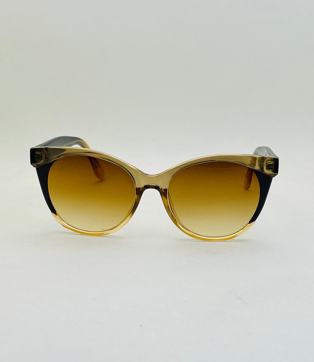 Elegant Winged Cat Eye