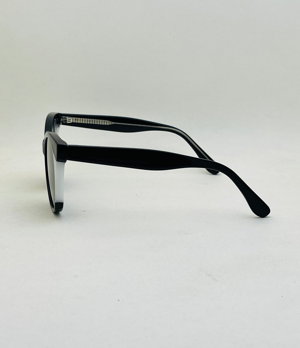 Elegant Winged Cat Eye