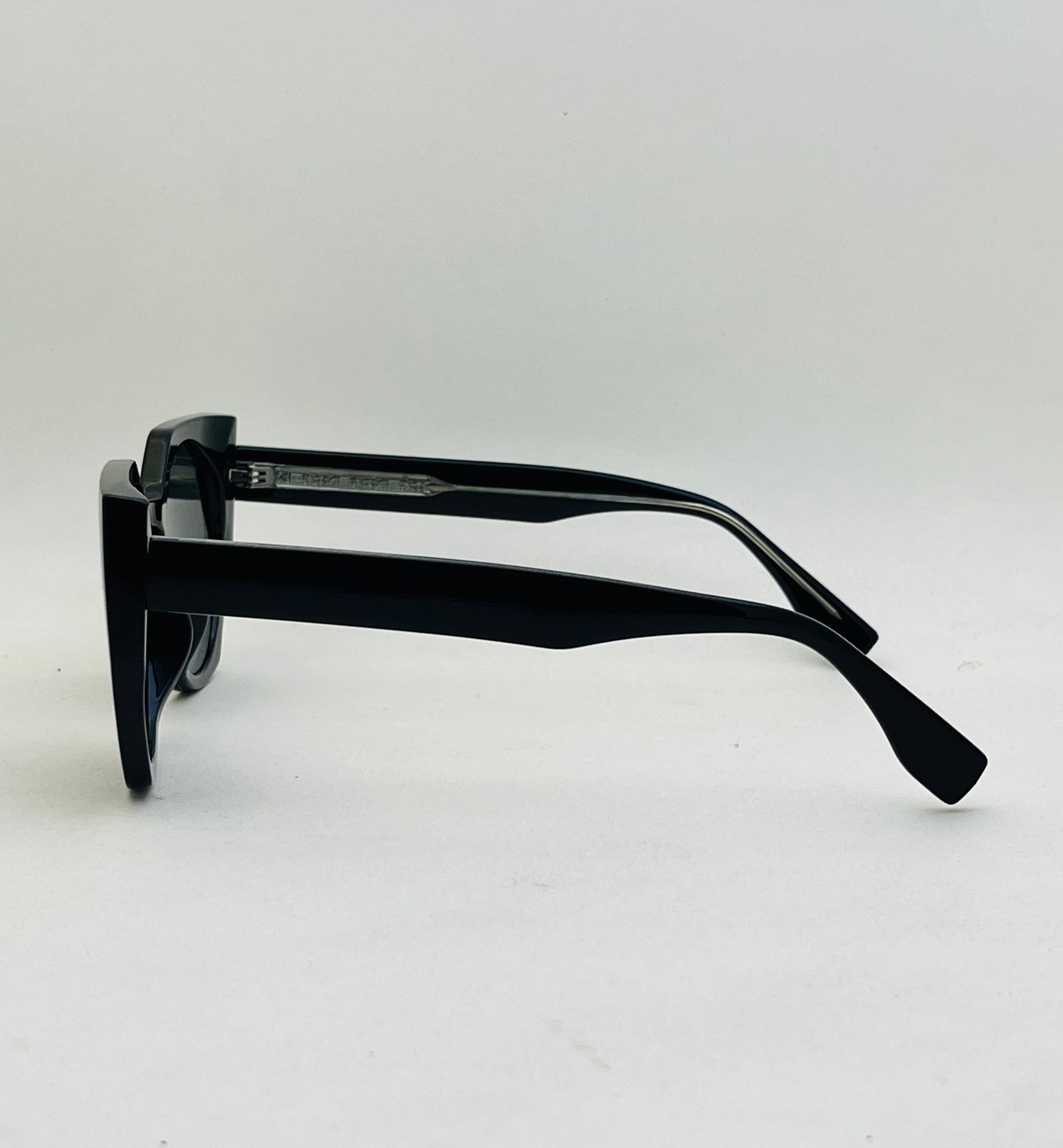Shadow Curve Cat Eye