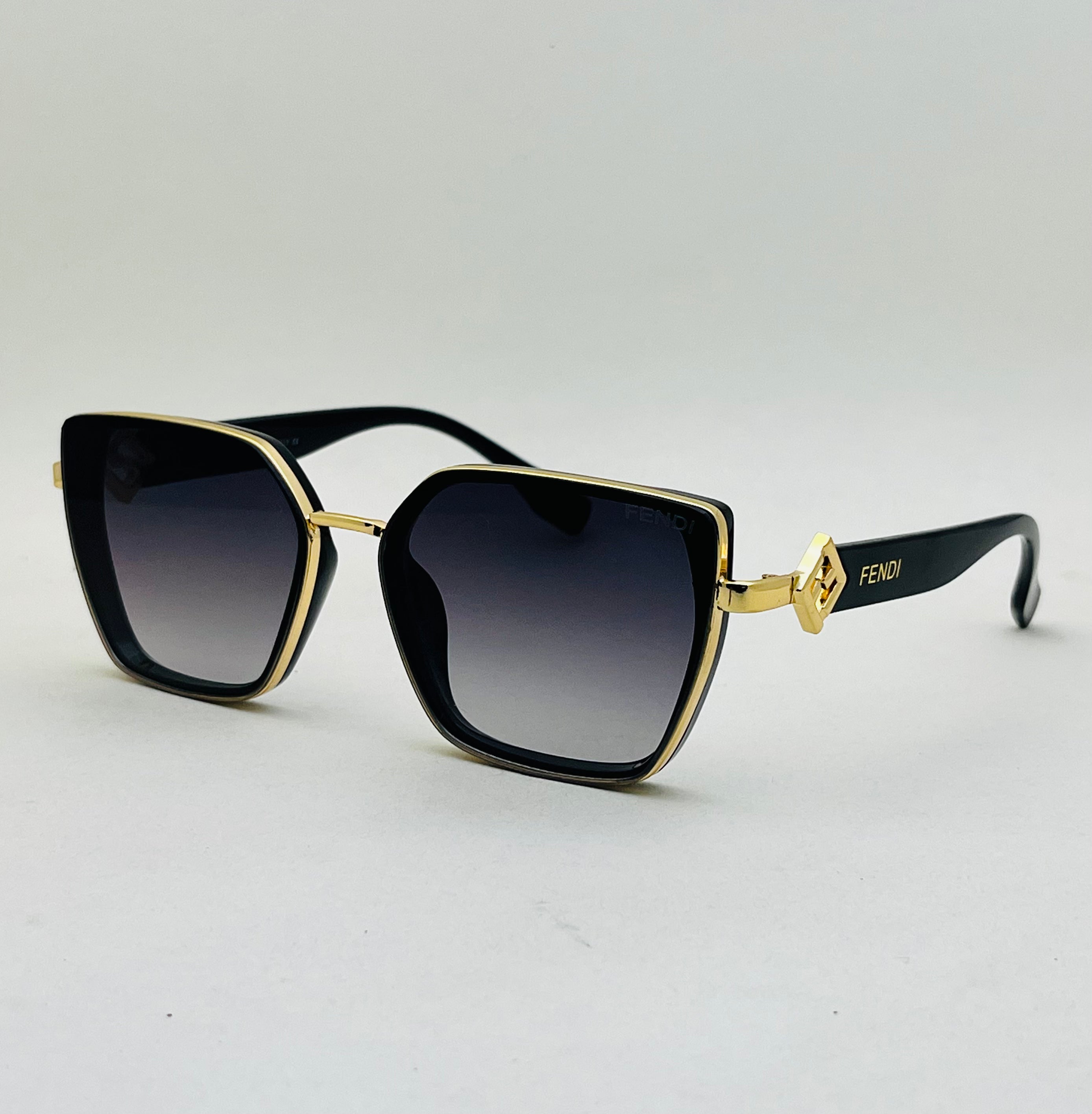 Fendi Contour Cat Eye