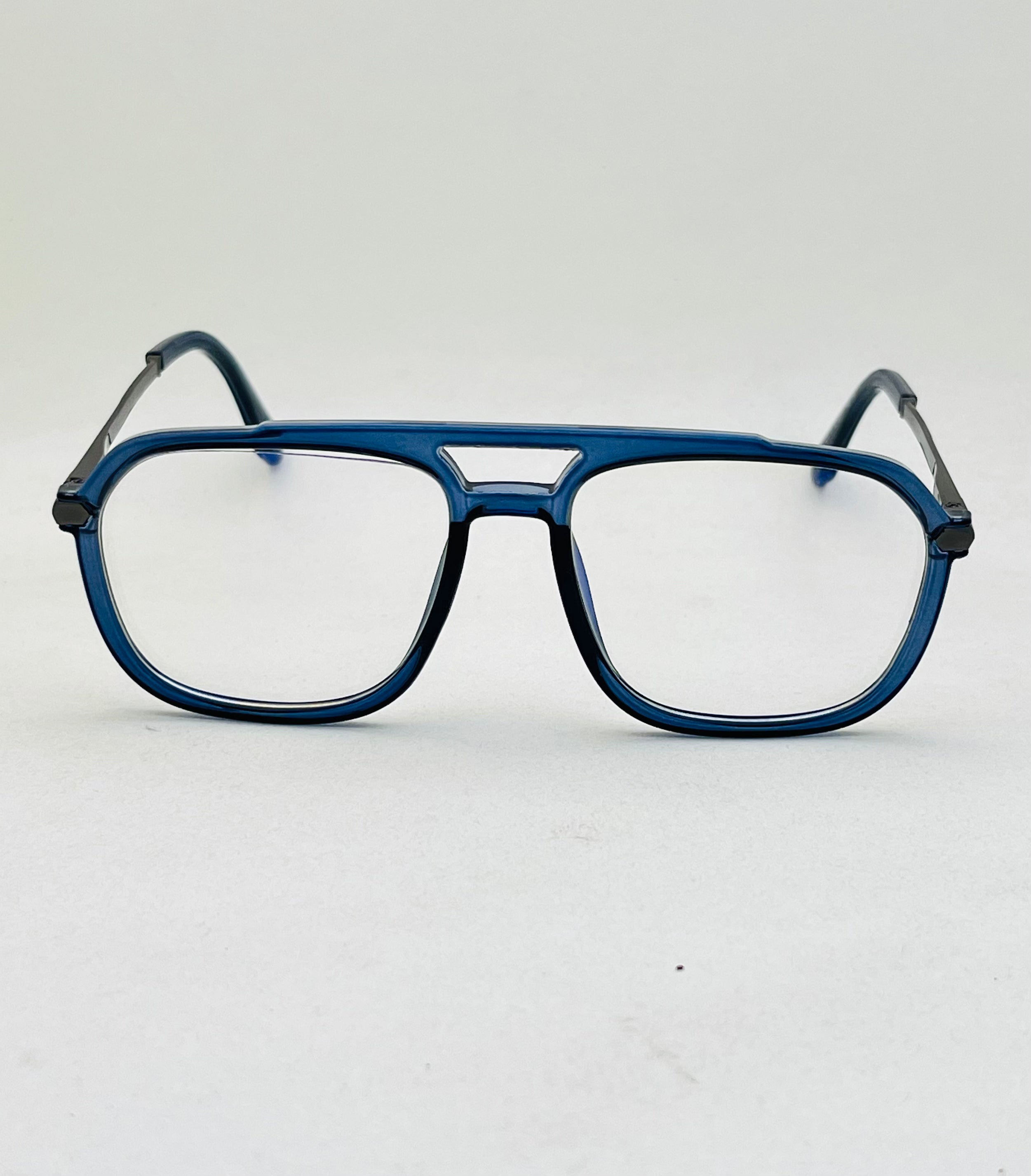 Caelan Semi-Round
